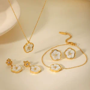 Popular Women’s Luxury Jewelry Set Non Tarnish Stainless Steel 18K Gold Plated Inlaid Shell Flower Pendant Necklace Wedding Gift