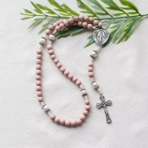 Religious Freshwater Pearl Pink Wood Beads Silver Crucifix Heart-shaped Miraculous Medal Rosary for Spiritual Gift