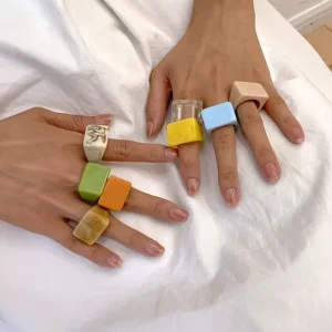 Retro Fashion Colorful Handmade Resin Chunky Acrylic Rings Fashion Jewelry Ring for Woman Girls