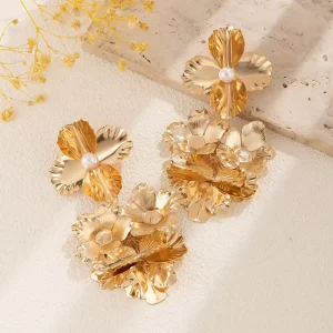 Retro Fashion Exaggerated Stud Earrings Geometric Pleated Long Flower Pearl Drop Earrings for Women