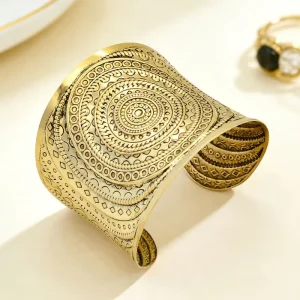 Retro and Exaggerated Woman Cuff Bracelets Couple Fashion Bracelets Bangles African Designer Bracelets