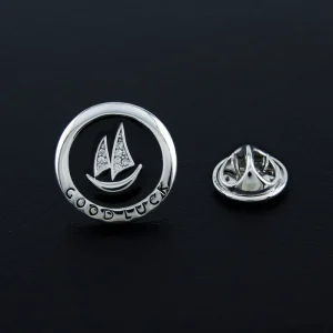 Sailing Boat Lucky Lapel Pin Brooch Custom Mens Suit Shirt Fashion Jewelry Gift Wedding Tuxedo Tailor Suit Collar Pin