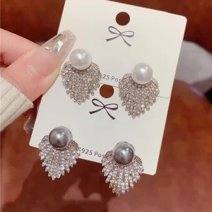 Senior Sense Fan Shaped Crystal Diamond Retro Pearl Personality Stud Female Exaggerated Fashion Light Luxury Earrings Jewelry