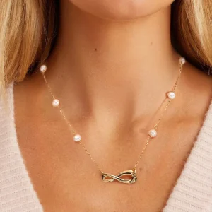 Seven.A Elegant 925 Sterling Silver Necklace with Freshwater Pearls & 14k Gold Plated Fashion Pendant Necklace