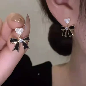 Silver Needle Black Enamel Bow Heart Earrings Women Fashion Simple Love Heart Diamond Earrings