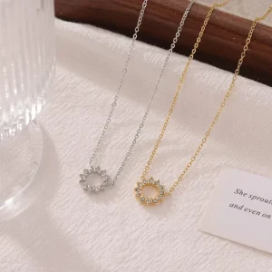 Simple Fashionable New Diamond Necklaces Versatile and High End Round Sunflower Necklace Temperament Geometric Jewelry