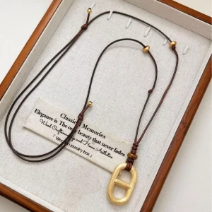 Simple High Grade Brass Gold Plated Pendant Necklace Fashion Accessories