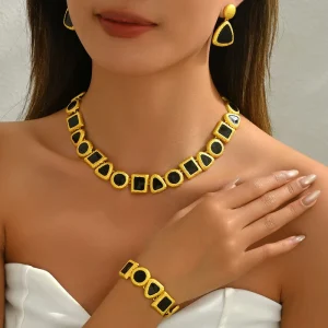 Simple and Fashionable Metal Jewelry Sets for Women Necklace Bracelet Earring Set Fashion Black Costume Jewelry Accessories Set