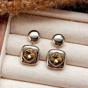 Square Crystal Brass Pendant Earrings Are Fashionable High end and Light Luxury Accessories