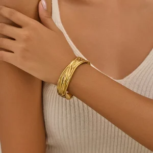 Stainless Steel 18K PVD Gold C Shape Opening Hammered Texture Bangle Irregular Bracelet Women Gift Water Resistant