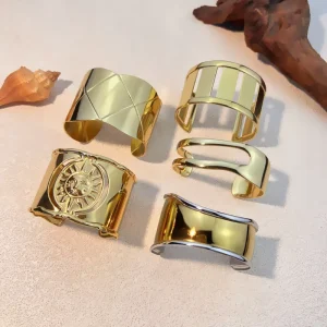 Stainless Steel Bracelet Gold Plated Smooth Surface Simple and Elegant Titanium Steel Bangle Jewelry for Women