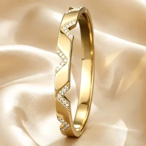 Stainless Steel Diamond-encrusted Zircon Bracelet PVD Plated 18K Gold Zircon Bangles Fashionable Women’s V-shaped Bracelet