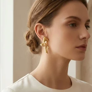 Stainless Steel Flower Pearl Stud Earrings Exaggerated Light Luxury High-Grade Women’s Trendy Niche Retro