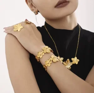 Stainless Steel Jewelry Sets 18k Gold Plated Flower Shape Necklace Bangles and Ring Jewelry Sets for Women