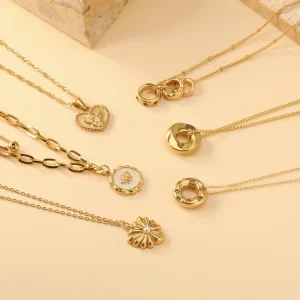 Stainless Steel Pendant Necklace Inlaid Green Zirconia Three Ring Buckle Necklace for Women