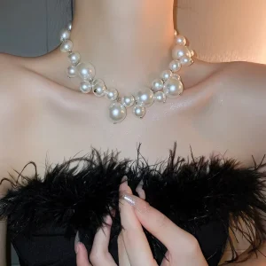 Statement Fashion Necklaces Large Mother of Pearl Clover Leaf Pendant Elegant Asymmetric Pearl Choker