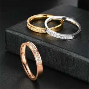 Stylish and Trendy Stainless Steel Diamond-encrusted Wedding Jewelry Fashionable Couple Rings Fashionable Rings