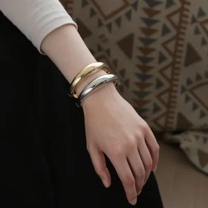 Thick Style Bracelet Made of Suitable for Women to Wear Fashionable Jewelry Bracelet