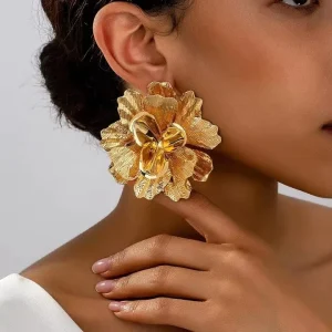 Three dimensional Multi layer Flower Earrings Feminine Creative with an Exaggerated Style N2606261