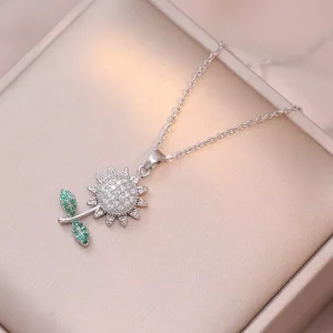 Trendy Clover Rotating Zircon Charm Gold Plated Stainless Steel Pendant Women Jewelry Necklace Factory Direct