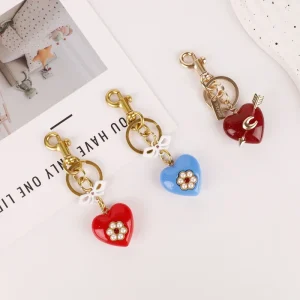 Trendy Enamel Heart Bag Charm, Pearl Flower Keychain for Women, Purse Luggage Decoration, Birthday Gift