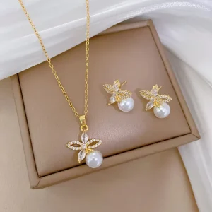 Trendy Fashion Accessory Stainless Steel Gold Plated Zircon Pearl Flower Pendant Necklace