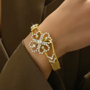 Trendy Geometric Gold Rhinestone Hollow Flower Zinc Alloy Fashion Bracelet 1 piece Bangle with Unique Design for Party