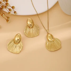 Trendy Jewelry Set Gold Plated Necklace and Earrings for Women’s Anniversary Heart Design Stainless Steel Jewelry Set