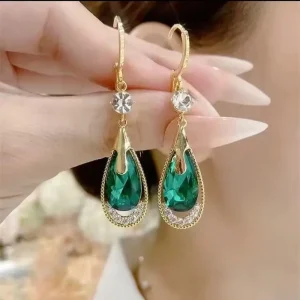 Trendy Simple Water Drop shaped Ear Buckles Diamond encrusted Retro Feminine Charm Tassel Earrings for Wedding