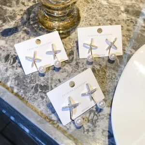 Trendy Style Gold Silver and Rose Gold Plated Pendant Earrings Elegant Imitation Pearl and Zircon Pendant Earrings for Women