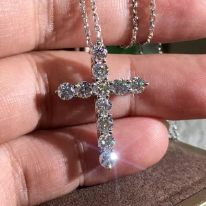 Unique Design Fashion Jewelry Romantic Crystal Cross Pendant Necklace