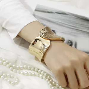 Unique Design Punk Arm Bangle Jewelry Geometric Fashion Bracelets Bohemia Leaf Shape Asymmetry Bracelet for Women