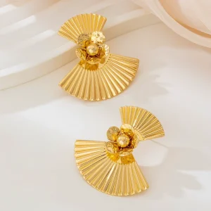 Unisex Gold Plated Flower Shape Diamond Stud Earring with Exaggerated Geometric Design