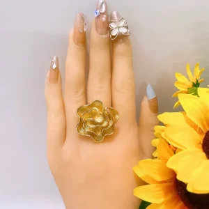Vintage 3D Rose Flower Gold Statement Ring Textured Petal Chunky Adjustable Open Ring Elegant Floral Finger Jewelry