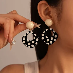 Vintage Acrylic Black White Wave Dot Square Geometric Silver Pin Drop Earrings Fashion Simple Elegant High end Women
