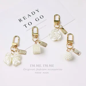 Vintage Charms Rose Bow Pearl Acrylic Keychain Elegant Keyring for Ladies Women Girls Handbag Headphone Accessories Pendant