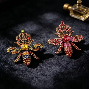 Vintage Crown Bee Brooch for Women European American Luxury Animal Lapel Pin Suit Accessories