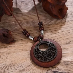 Vintage Ethnic Chokers Round Leaf Wood Pendant Long Necklace for Women Sweater Chain Jewelry Necklace Collar