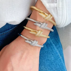 Vintage Exaggerated Individualistic Creativity Europe America Fashion Zircon Bracelet Knot Shaped Bracelet