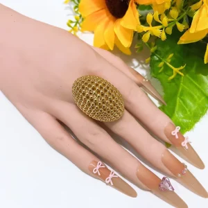 Vintage Gold Mesh Oval Statement Ring Hollow Textured Wide Band Cocktail Ring Unisex Chunky Hip Hop Jewelry Gift for Daily Wear