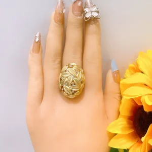 Vintage Gold Oval Leaf Engraved Ring Inlaid Rhinestone Chunky Statement Ring Retro Textured Adjustable Finger Jewelry