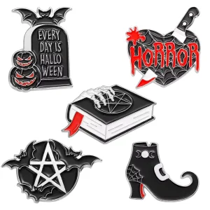 Vintage Gothic Horror Bat Magic Brooch Pin Custom Men’s and Women’s Halloween Brooch Fashion Jewelry