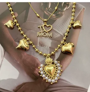 Vintage Style Rhinestone MOM Heart Pendant Necklace Gold Tone Crystal Choker Sentimental Jewelry Gift for Mother Grandma Women