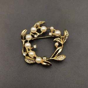 Vintage Temperament Diamond set Pearl Garland Brooch Hollow Leaf Corsage Accessories Pin Brooch Breastpin