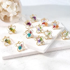 Vintage Transparent Resin Four-leaf Clover Stud Earrings 18K Gold Plated Bohemian Lucky Pressed Flower Jewelry Women’s Souvenir