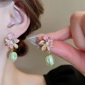 Vintage Women’s Earrings Alloy and Enamel Flower with Green Pearl Drop Earrings for Party