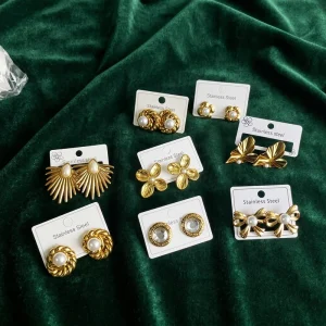 Women Inlaid Pearl Stud Earrings Petal-shaped Stainless Steel 18K Gold Plated Earrings for Gift