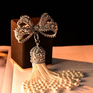 Women Jewelry and Accessories Tassel Style Heavy Industry Fashionable and Sweet Brooch Elegant Temperament Brooch Fashion Brooch