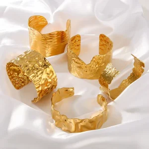Women’s 18k Gold plated Stainless Steel Cuff Bracelet Hammer Pattern Simple Wide Open Party Jewelry