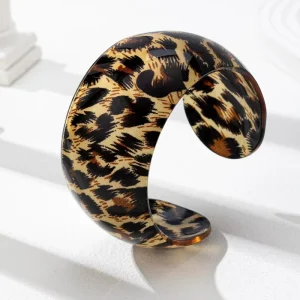 Women’s Daily Fashion Bracelet Minimalist Textured Resin Bracelet with Leopard Floral Patterns Bangles for Women